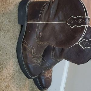 Gently worn Justin Boots. These are super comfy!